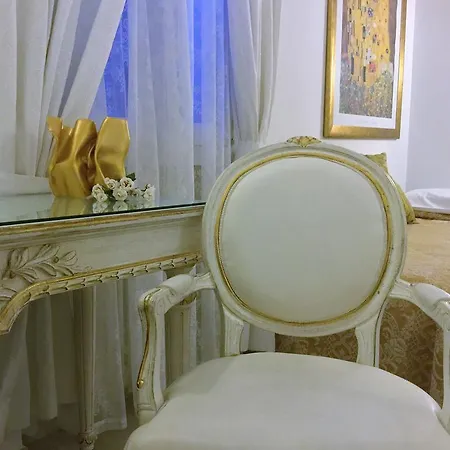 Residenza Due Torri Check In Presso Vicolo Cattani 7 3*