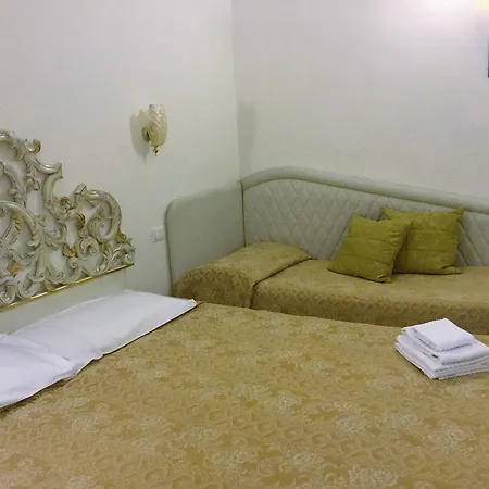 Residenza Due Torri Check In Presso Vicolo Cattani 7 게스트하우스