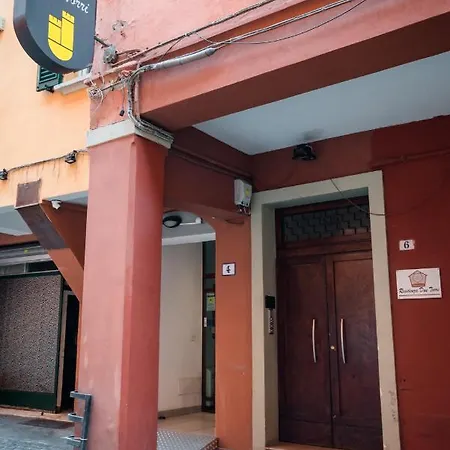 Гостьовий будинок Residenza Due Torri Check In Presso Vicolo Cattani 7