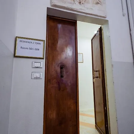 Residenza Due Torri Check In Presso Vicolo Cattani 7 3*