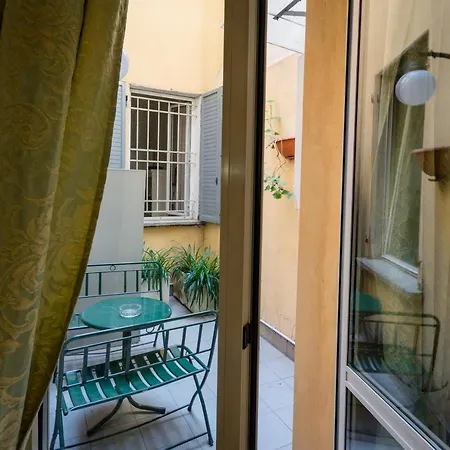Residenza Due Torri Check In Presso Vicolo Cattani 7 Гостьовий будинок 3*