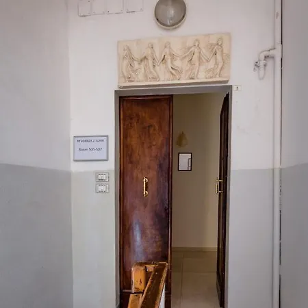 Гостьовий будинок Residenza Due Torri Check In Presso Vicolo Cattani 7 Болонья