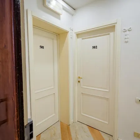 Residenza Due Torri Check In Presso Vicolo Cattani 7 Гостьовий будинок