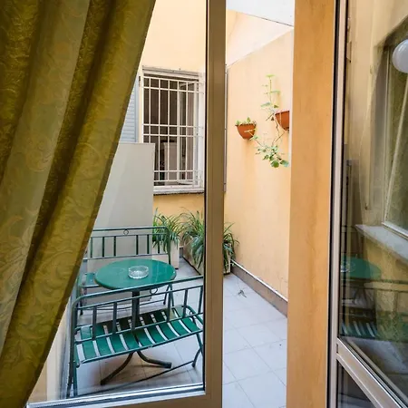 Residenza Due Torri Check In Presso Vicolo Cattani 7 3*