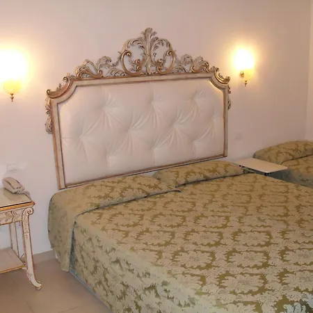 Гостьовий будинок Residenza Due Torri Check In Presso Vicolo Cattani 7