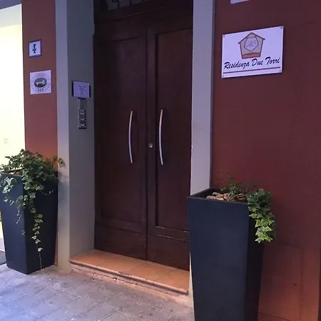 Residenza Due Torri Check In Presso Vicolo Cattani 7