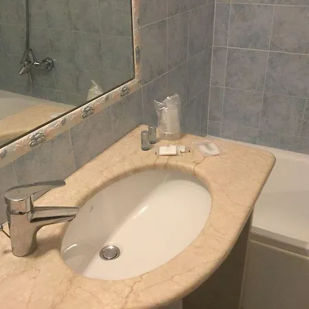 Residenza Due Torri Check In Presso Vicolo Cattani 7 Болонья